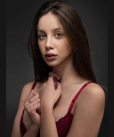 Emuna Zuzut photo 20