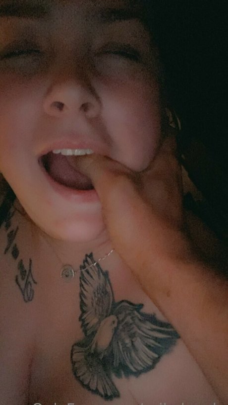 Erikalovely photo 19