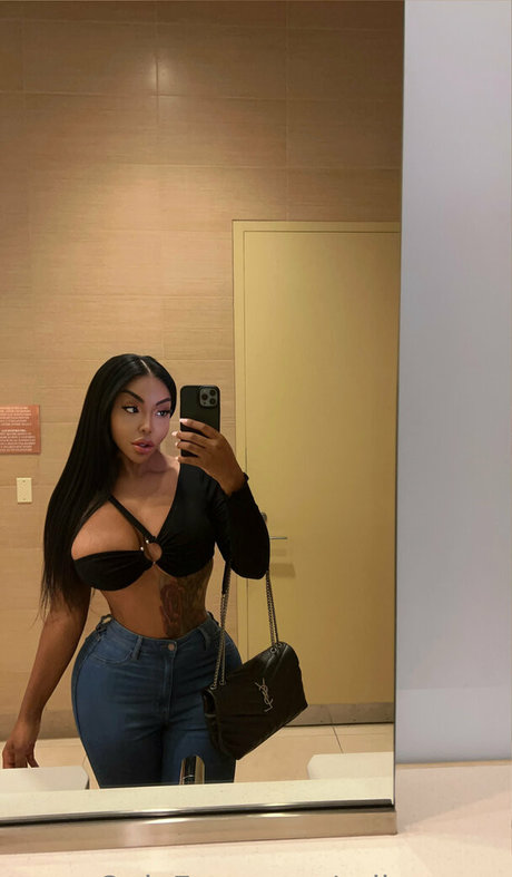 Erikayrose photo 110
