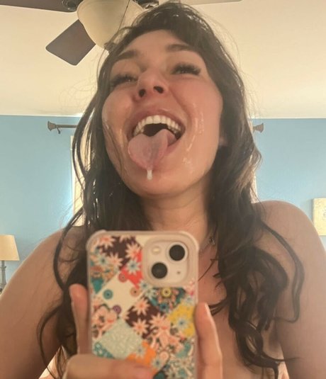 Erin Ashford photo 29