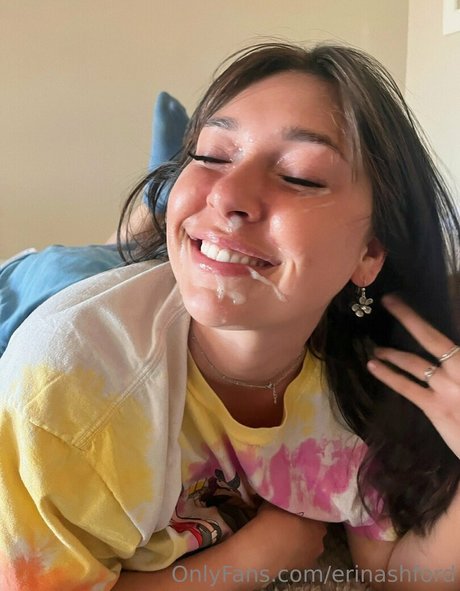 Erin Ashford photo 42