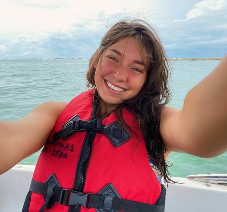 Erin Ashford photo 73