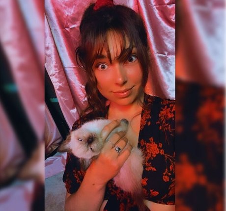 Erin Ashford photo 87