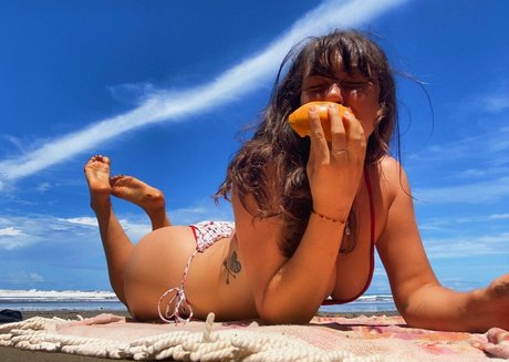 Erin Ashford photo 95