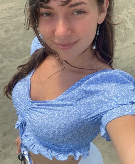 Erin Ashford photo 98