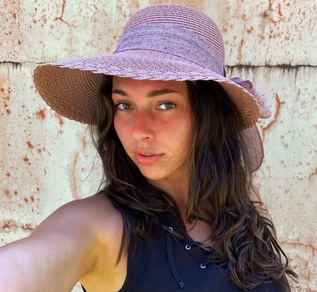 Erin Ashford photo 100