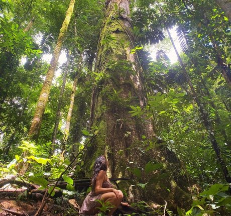 Erin Ashford photo 108