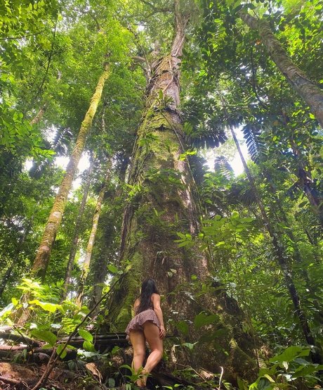 Erin Ashford photo 131