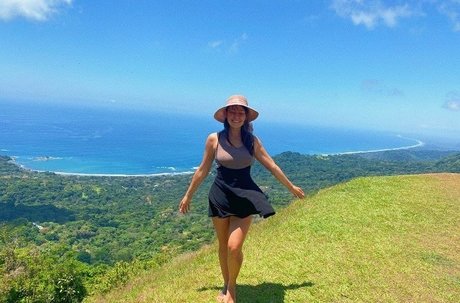 Erin Ashford photo 135