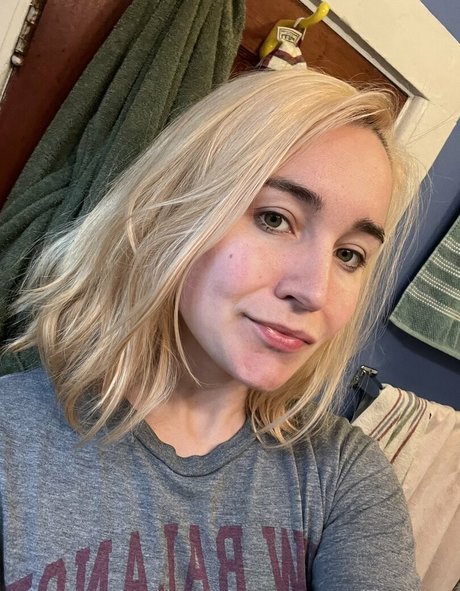 Erin Postsoffice photo 28