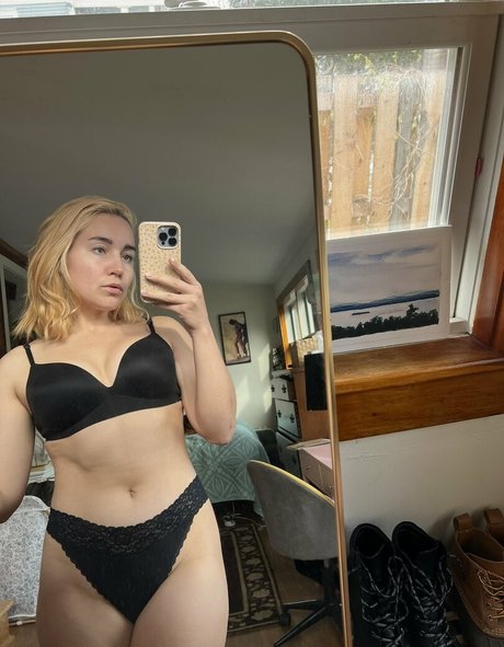 Erin Postsoffice photo 35