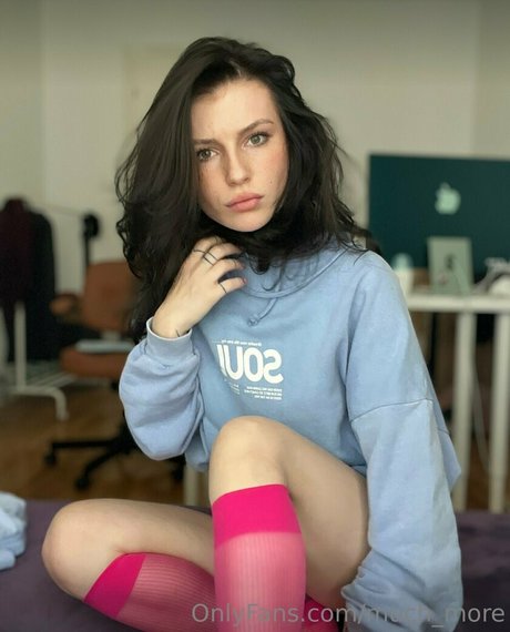 Ernesta Guevara photo 93