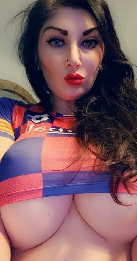 Erotiqued photo 25