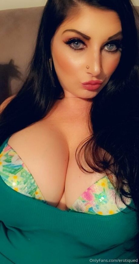 Erotiqued photo 26