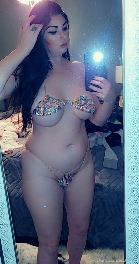 Erotiqued photo 210
