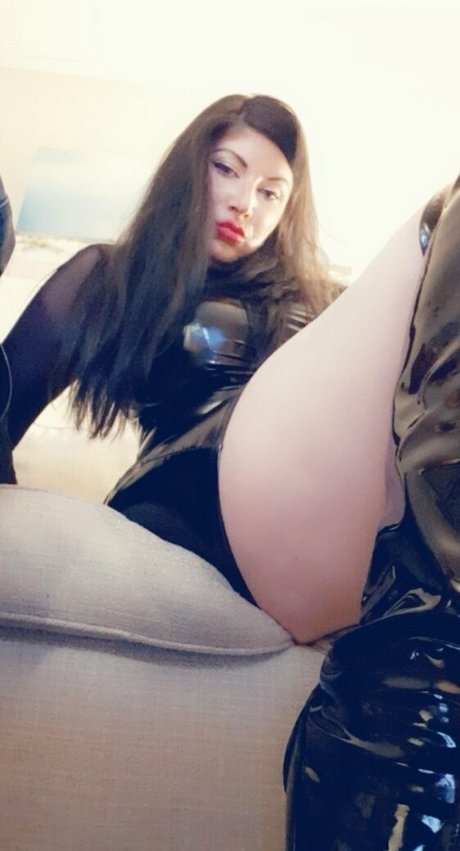 Erotiqued photo 267