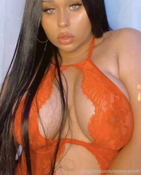 Estee Parede photo 13