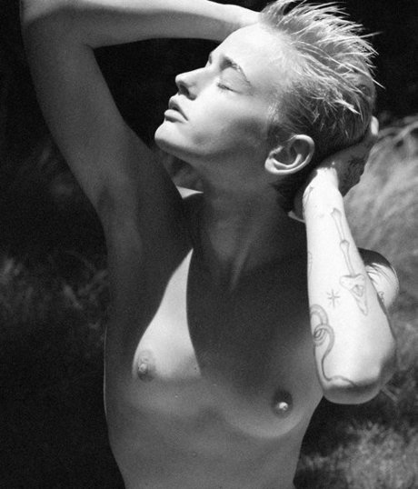 Esther McGregor photo 17