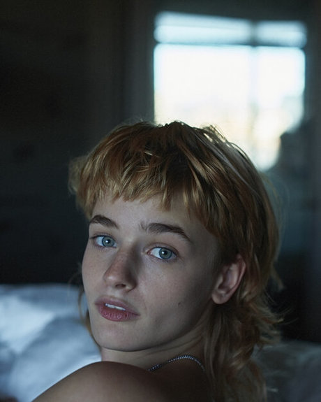 Esther McGregor photo 34