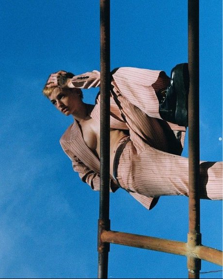Esther McGregor photo 102