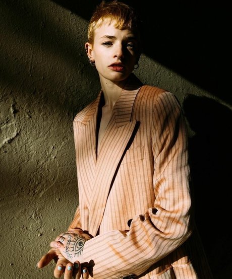Esther McGregor photo 116