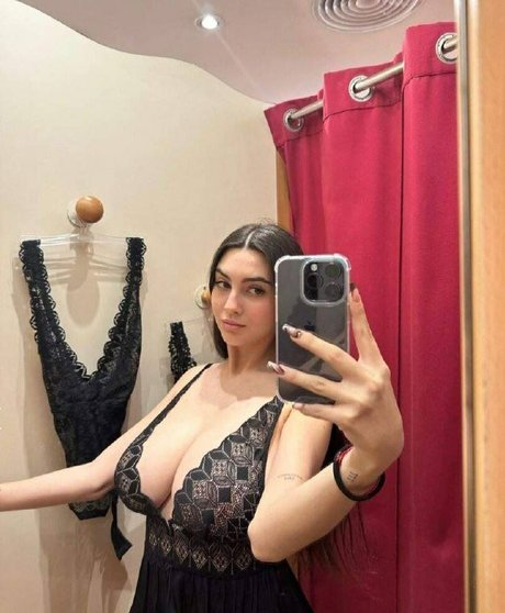 Eva Batista photo 170