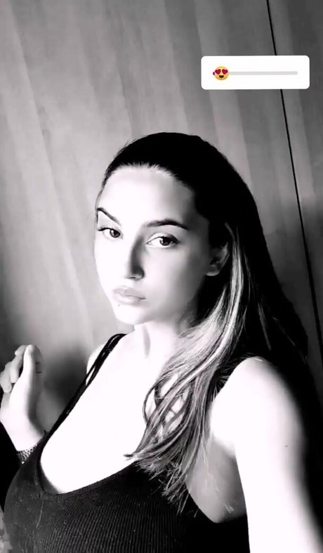Eva Batista photo 255