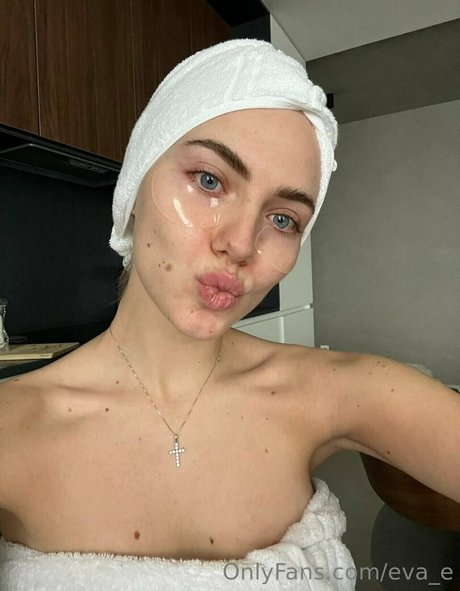 Eva_e photo 35