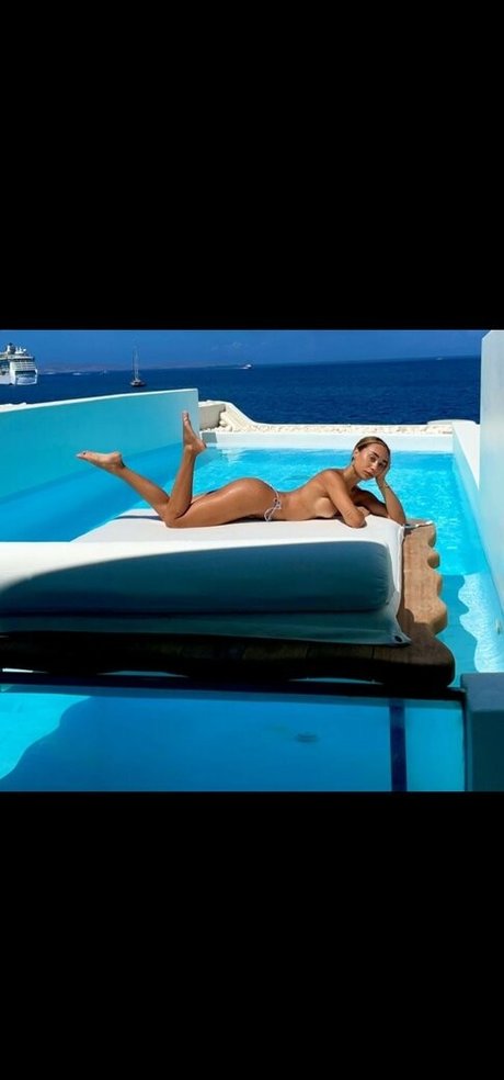 Eva Gutowski photo 10