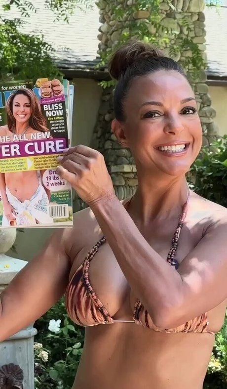 Eva LaRue photo 1