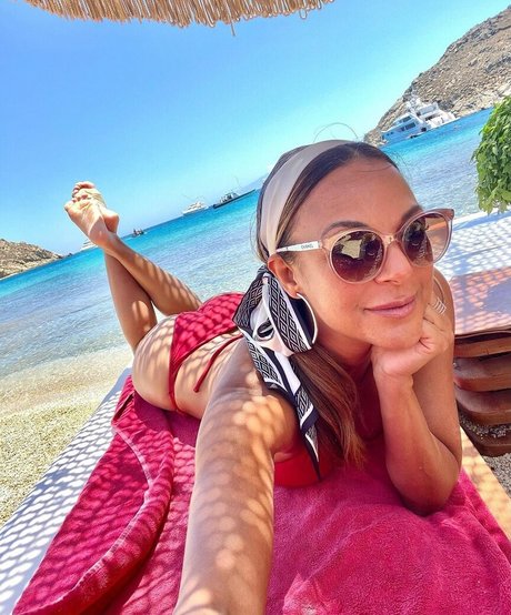 Eva LaRue photo 18