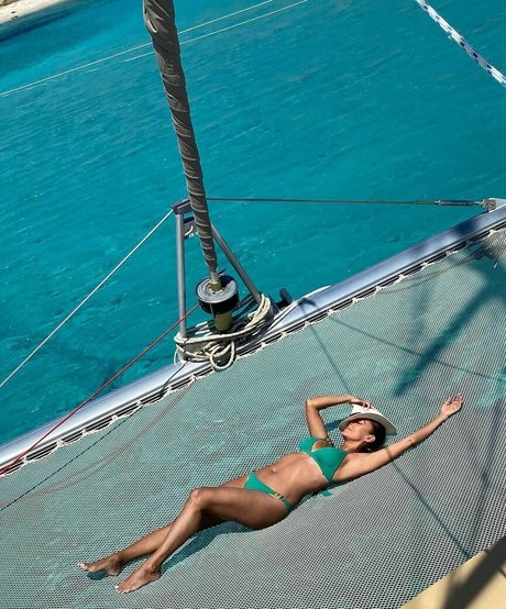 Eva LaRue photo 25