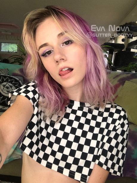 Eva Nova photo 8