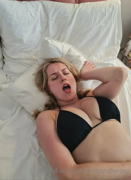 Eva Sindlerova photo 9