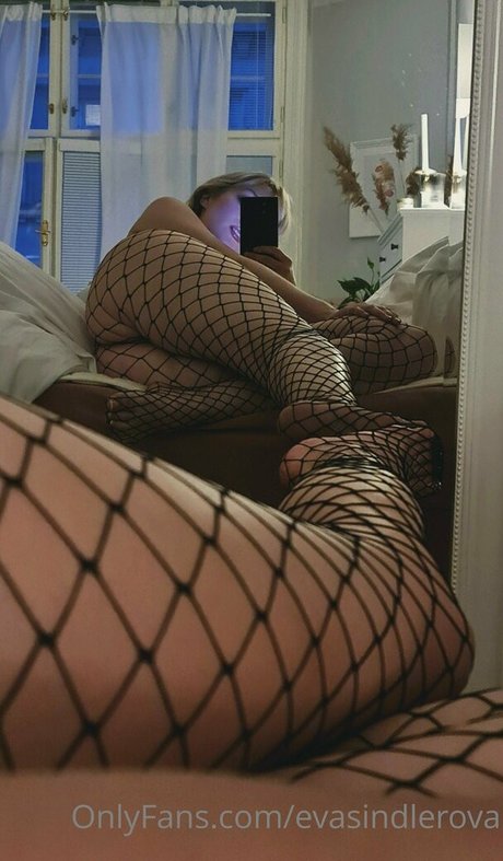 Eva Sindlerova photo 26