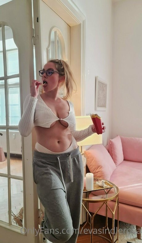 Eva Sindlerova photo 50