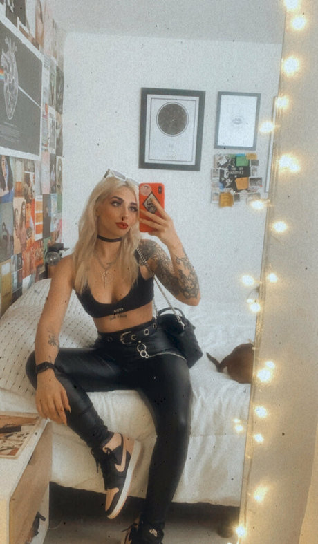 Evablack69 photo 8