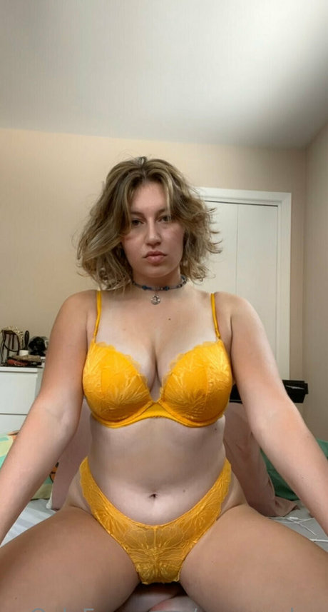 Eve Warden photo 10