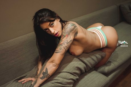 Evelyn Perez photo 237