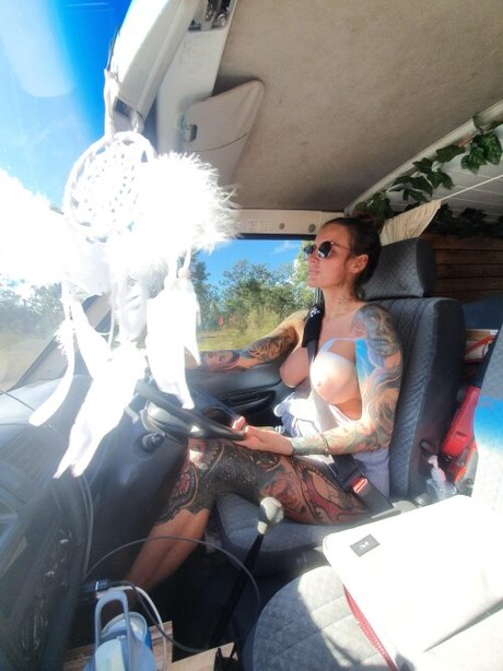 Evelyn Uncovered photo 56