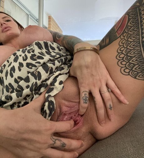 Evelyn Uncovered photo 223