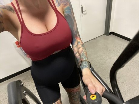 Evelyn Uncovered photo 275