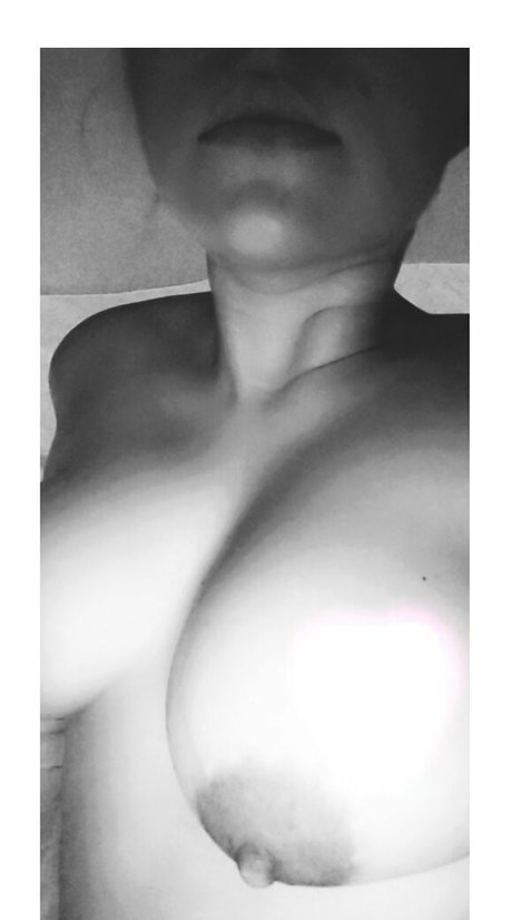 Everything_bunnyyy photo 8