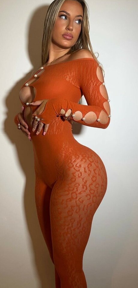 Evie Garbe photo 16