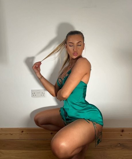 Evie Garbe photo 317