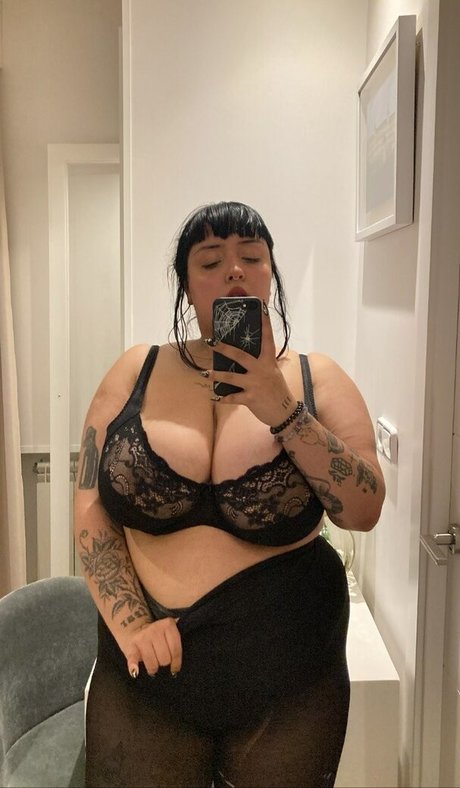 Evilbebita photo 1