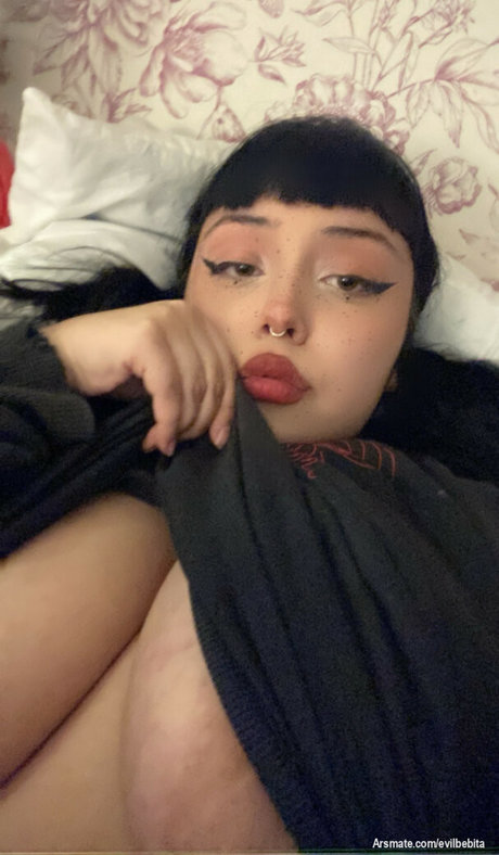 Evilbebita photo 2