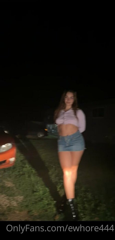 Ewhore444 photo 2