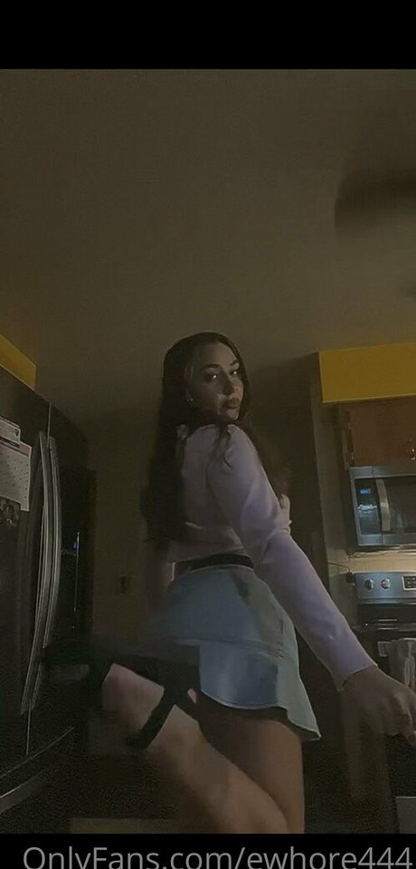 Ewhore444 photo 5
