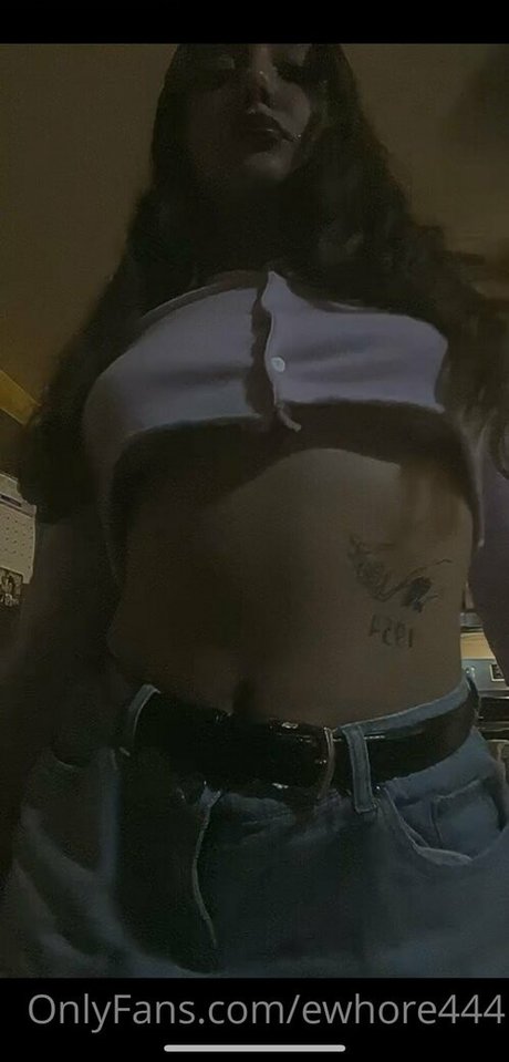 Ewhore444 photo 7